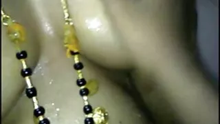 மார்பளவு கருங்காலி விபச்சாரி லேட்டன் பெண்டன் பல வெள்ளை மனிதர்களால் படையெடுக்கப்பட்டார்