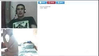 ஃபக்கபிள் ஸ்லட் பெர்டா ஒரு கேங்பாக் செக்ஸ் ஆர்கியில் பங்கேற்கிறார்