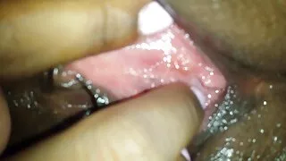 பிகினிகளில் படகோட்டி தாகமுள்ள கண்ணே படகில் பைத்தியம் பிடிக்கும்