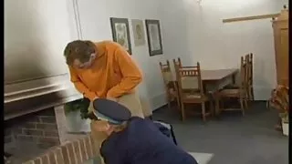 மிகுந்த ஜப்பானிய அழகி ஃபுகோ பாலுடன் விளையாடுகிறார்