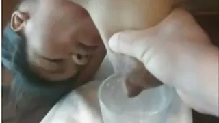 காலுறைகளில் சப்பி அழகி மல்லி டின்னி ஒரு புதிய டில்டோவை முயற்சிக்கிறார்