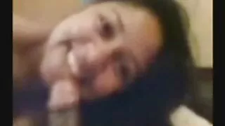 விளையாட்டுத்தனமான ஜப்பானிய ஹிட்டோமி தனகா தனது பையனின் சூடான உடலைக் கவரும்