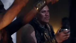 மெலிதான தாய் பெண் Amarasii ஒரு கொம்பு பையன் மூலம் வாய் மற்றும் புண்டை fucked