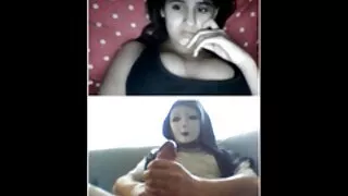 அற்புதமான கவர்ச்சியான ஜூலியா ரோகாவுடன் பைத்தியம் மூன்றுபேர்