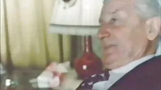 அழகான பொன்னிறம் நடிப்புக்கு புதியது மற்றும் பரபரப்பானது