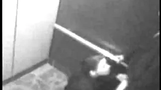 செக்ஸ்-பசி ஹாட்டி மெக்கன்சி பியர்ஸின் மீள் குத துளை ஒரு பெரிய சேவலுடன் நீட்டப்பட்டுள்ளது