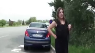 பெரிய குடங்களுடன் மில்ஃப் ஸ்லட் கியானா மைக்கேல்ஸ் இரண்டு கடினமான காக்ஸை உறிஞ்சுகிறார்