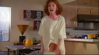 பெரிய மார்பகங்கள் கொண்ட ஸ்டைலிஷ் அழகி பிச் அனிசா கேட் கேமராவில் தனியாக செல்கிறார்