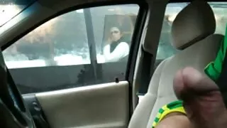 கொம்பு பிரஞ்சு தேவதை எமிலி ஒரு சேவல் சவாரி போது ஆச்சரியமாக உணர்கிறது (FFM)