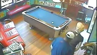 ஜாஸ்மின் ஜே மற்றும் ல Ou லூ ஆகியோர் கொம்பு உடையணிந்த ஸ்டுட்களால் டேனி டி மற்றும் கீரன் லீ ஆகியோரால் புணரப்படுகிறார்கள்