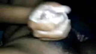 பச்சை குத்தப்பட்ட ஸ்லட் அவா ஆஸ்டன் தன்னை ஒரு டில்டோவுடன் ஃபக்ஸ் செய்கிறார்