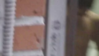 கவர்ச்சியான பொன்னிற கிறிஸ்டினா லீ தனது புண்டையை சாப்பிடுகிறார்