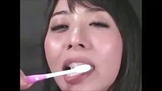 கொம்பு அம்மா krissy லின் காரில் தலை கொடுக்கிறது மற்றும் கடின fucked