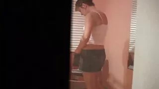 பெரிய சுற்று மார்பகங்கள் கொண்ட ஆப்பிள் பட் அழகா ஜாக்லின் ஸ்டோன் ஒரு தனியா கொடுக்கிறது மற்றும் அவளது புண்டை கடினமாக துளையிடப்படுகிறது