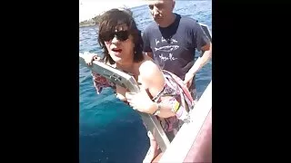 இஞ்சி பிச் படகோட்டி பேராசை போன்ற சேவல் sucks மற்றும் முக பெறுகிறது