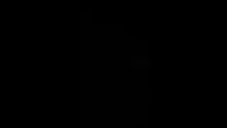 கிரேட் பிரிட்டனைச் சேர்ந்த பிக் டிக் பைலட் லாரா லேடெக்ஸ் ஒரு சிப்பாய்க்கு ஒரு தனியா கொடுக்கிறார்