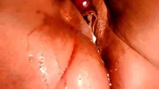 பெரிய இயக்கப்படும் மார்பகங்கள் கொண்ட கொந்தளிப்பான பொன்னிற பிரஞ்சு ஒரு அழகான கவ்பாய் ஒரு தனியா கொடுக்கிறது