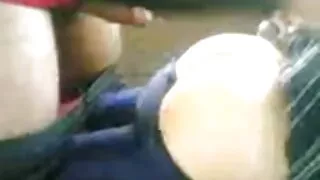 சுறுசுறுப்பான டீன் யூகி மோட்டோமியா தனது புண்டையை செக்ஸ் பொம்மைகளால் கிண்டல் செய்கிறார்