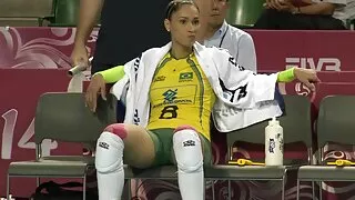 இறுக்கமான உடல் கவர்ச்சியான பொன்னிற டீன் மசாஜ் மூலம் fucked