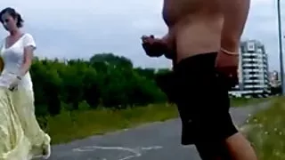 தெய்வீக தனியா seductress கிட்டி பூனை ஒரு களியாட்டம் ஒரு பெரிய சேவல் பகிர்ந்து