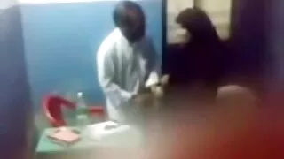 பெரிய பட் ரியோ அசகாவுடன் ஜப்பானிய அழகா தனது பையனை மேலே சவாரி செய்கிறார்